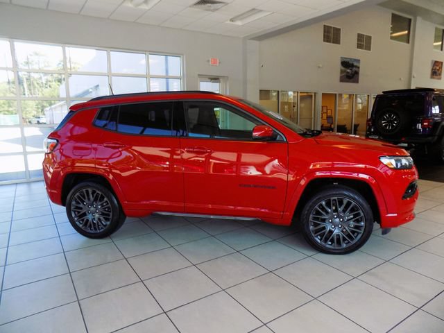 Certified 2022 Jeep Compass Limited AWD/4WD image 17