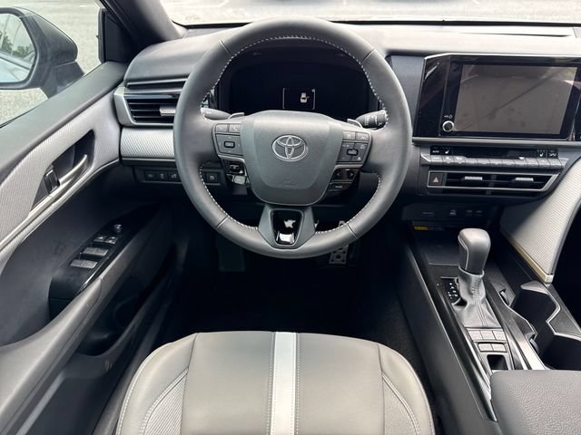 Used 2025 Toyota Camry SE w/ Convenience Package FWD image 19