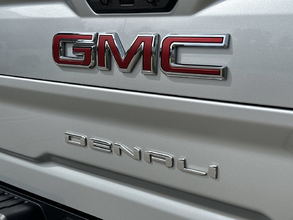 Used 2023 GMC Sierra 2500 Denali w/ Technology Package AWD/4WD image 31