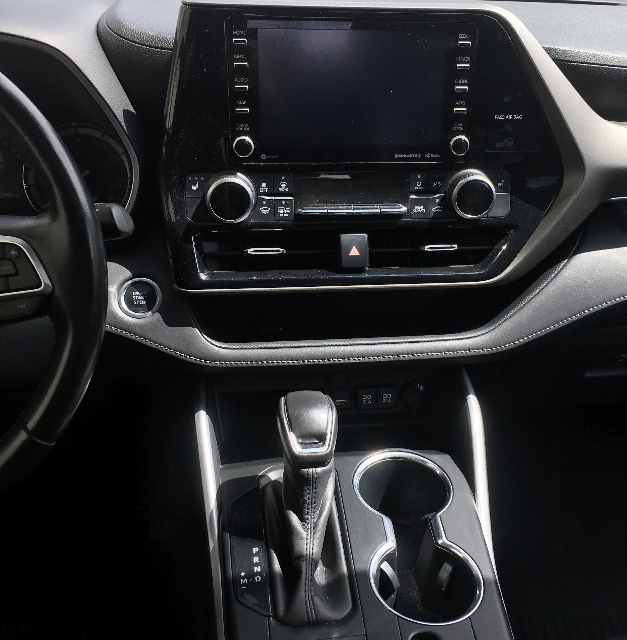 Used 2020 Toyota Highlander XLE AWD/4WD image 13