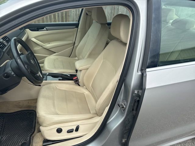 Used 2014 Volkswagen Passat TDI SE FWD image 12