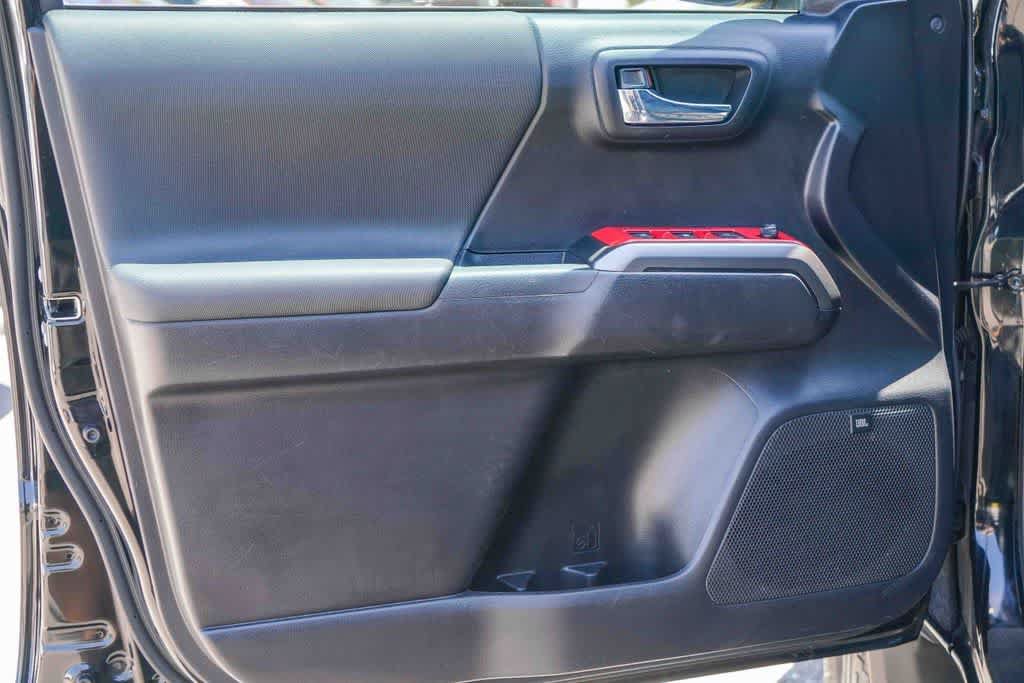 Used 2021 Toyota Tacoma TRD Off-Road w/ TRD Premium Off Road Package AWD/4WD image 19