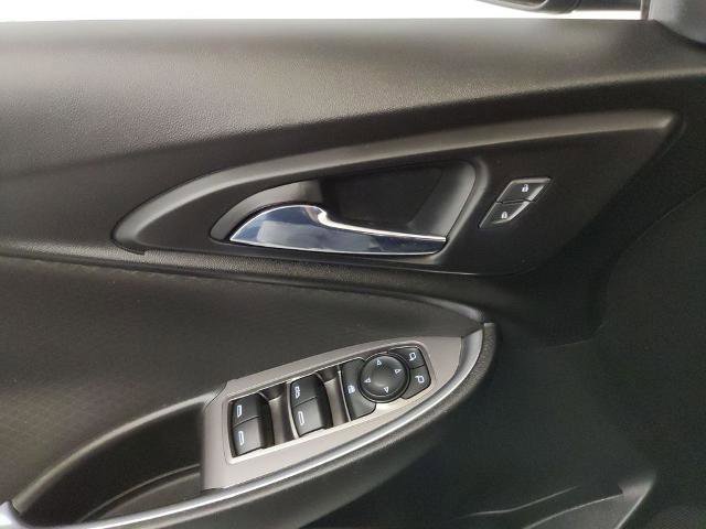 Used 2020 Chevrolet Malibu LT FWD image 15