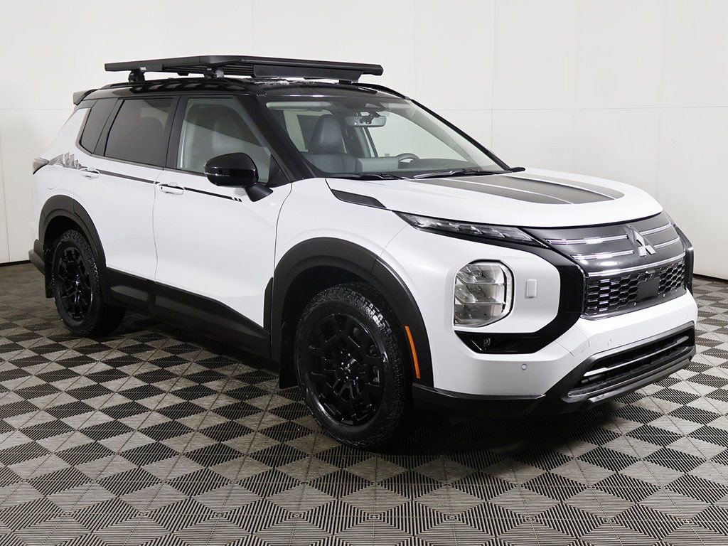 New 2026 Mitsubishi Outlander AWD image 2