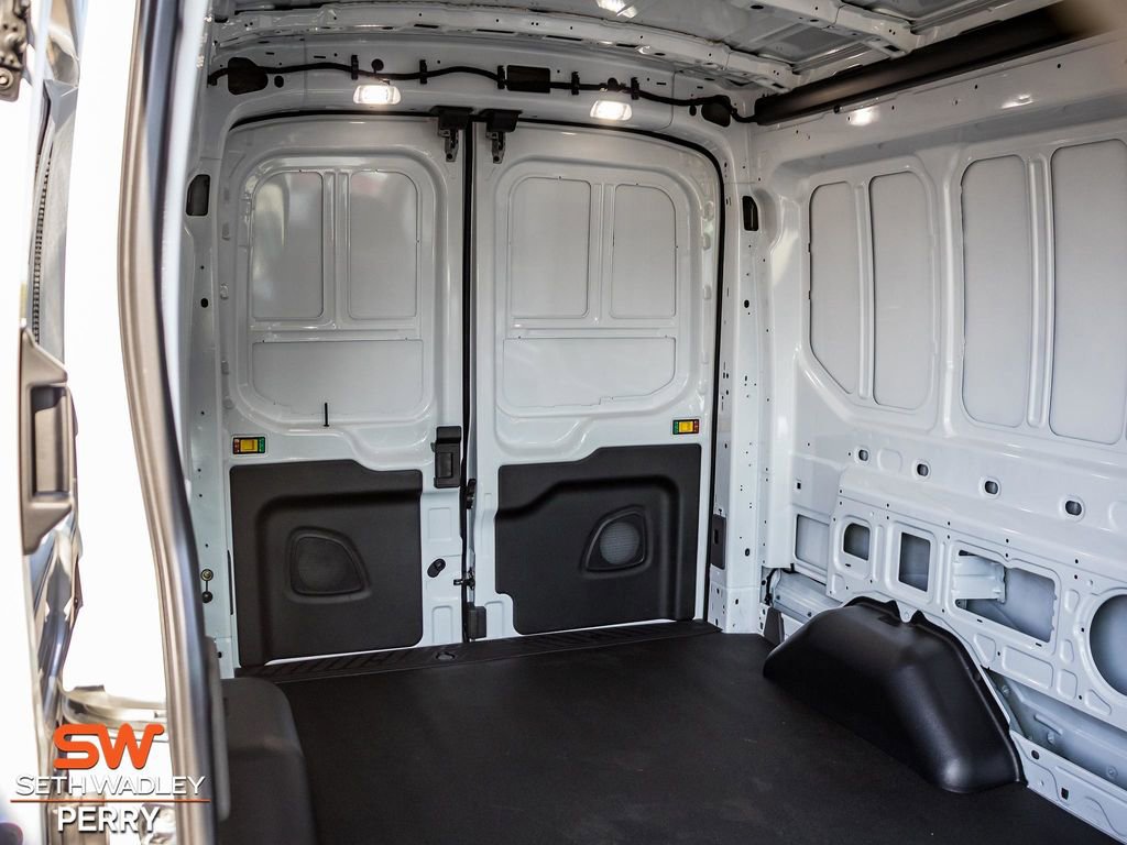 New 2025 Ford Transit 250 148 Medium Roof image 12