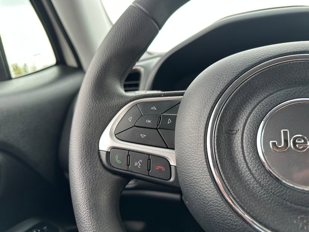 Certified 2023 Jeep Renegade Latitude AWD/4WD image 17