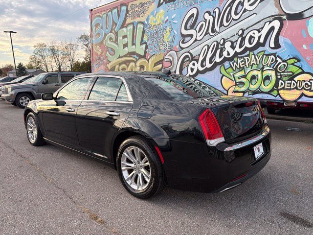 Used 2015 Chrysler 300 C w/ Light Group RWD image 4