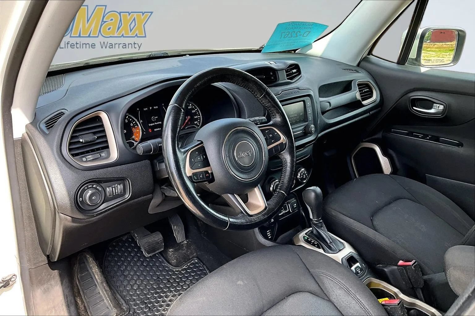 Used 2017 Jeep Renegade Latitude AWD/4WD image 16