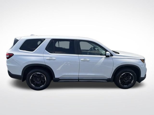 Used 2025 Honda Pilot EX-L image 10