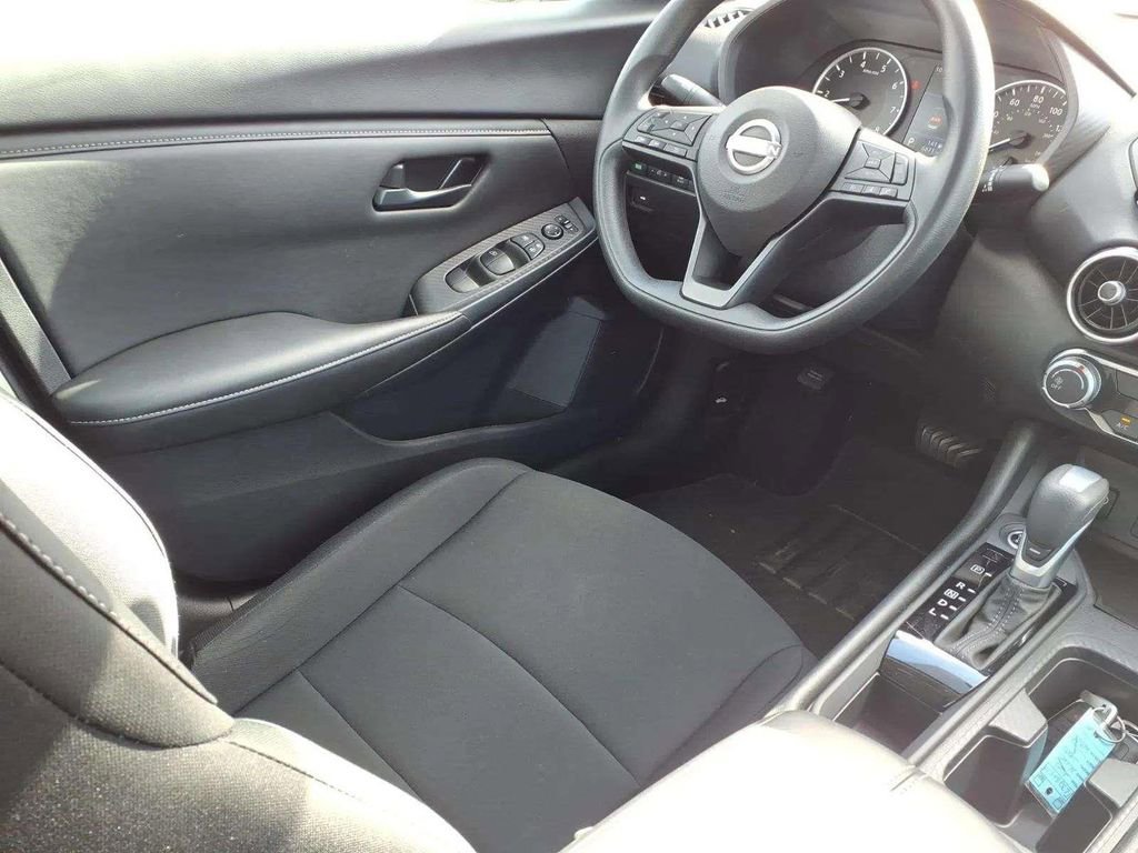 Used 2025 Nissan Sentra S image 9