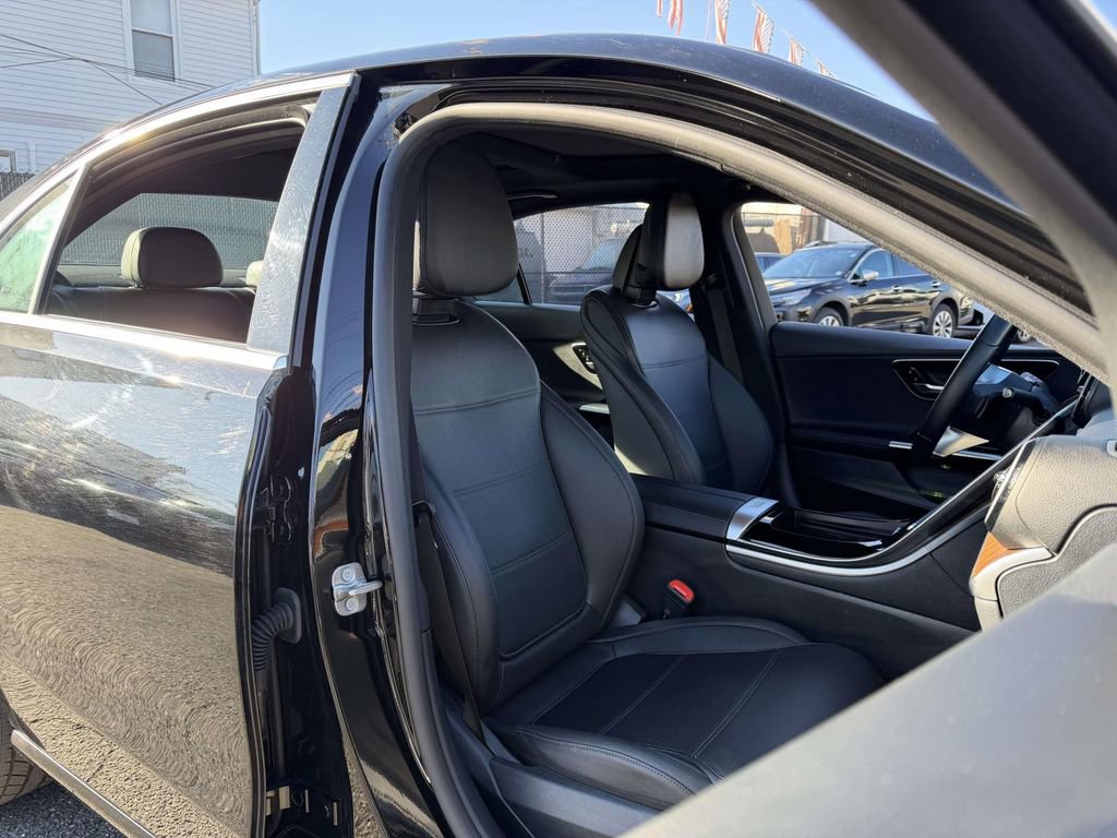Used 2025 Mercedes-Benz C 300 4MATIC Sedan image 12