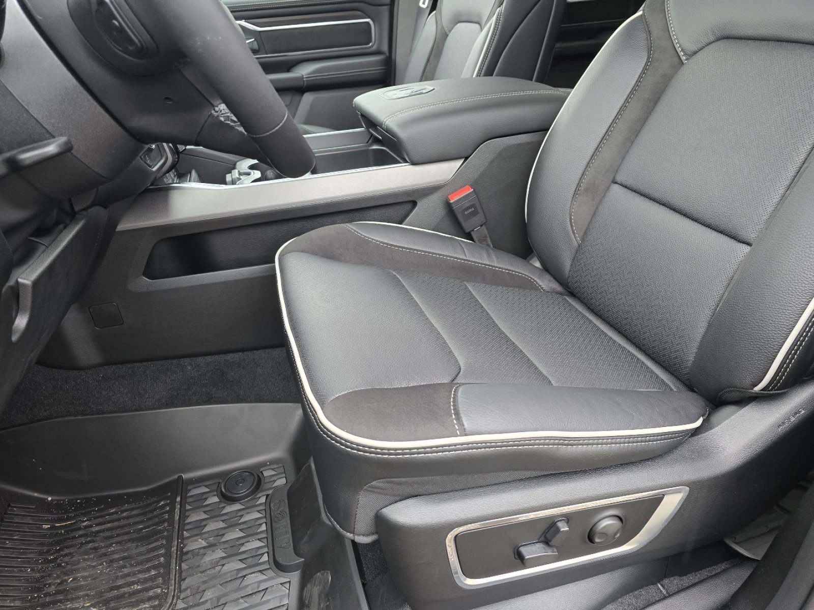 New 2026 RAM 1500 Laramie w/ Night Edition image 15