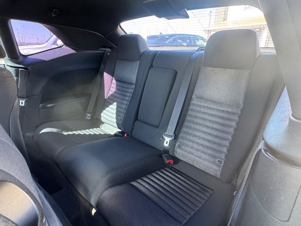 Used 2014 Dodge Challenger SXT RWD image 11