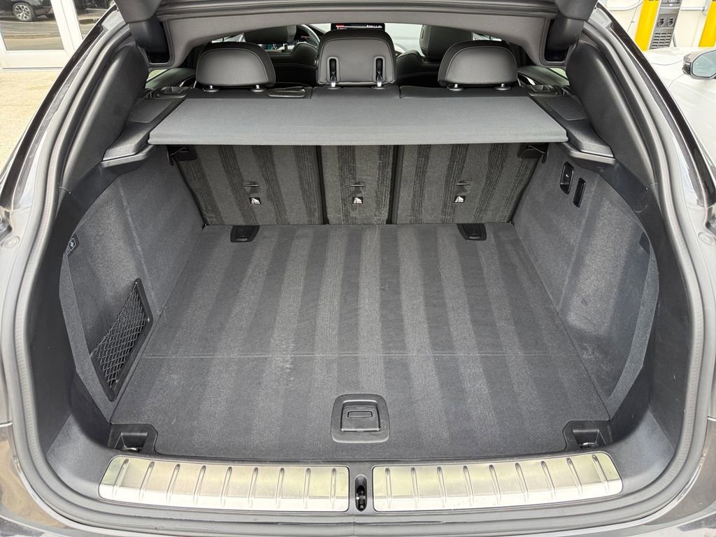 Certified 2025 BMW X4 xDrive30i w/ Premium Package image 36