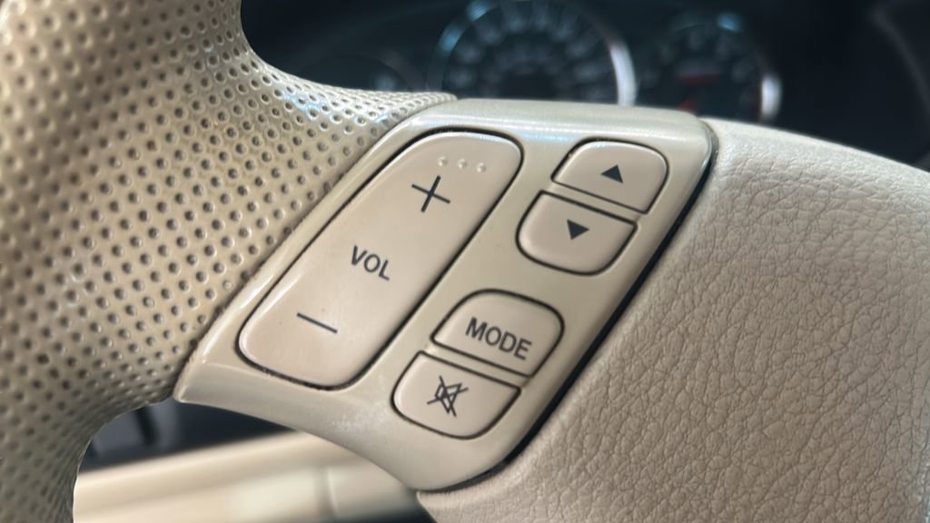 Used 2006 MAZDA MPV LX w/ LX Plus Pkg image 16