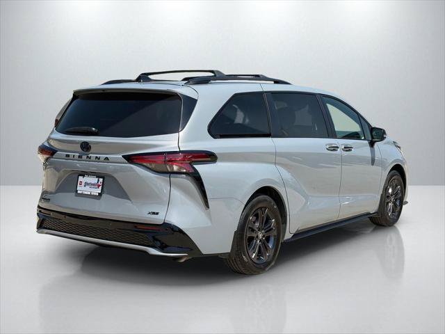 Certified 2025 Toyota Sienna XSE w/ XSE Premium Package AWD/4WD image 5