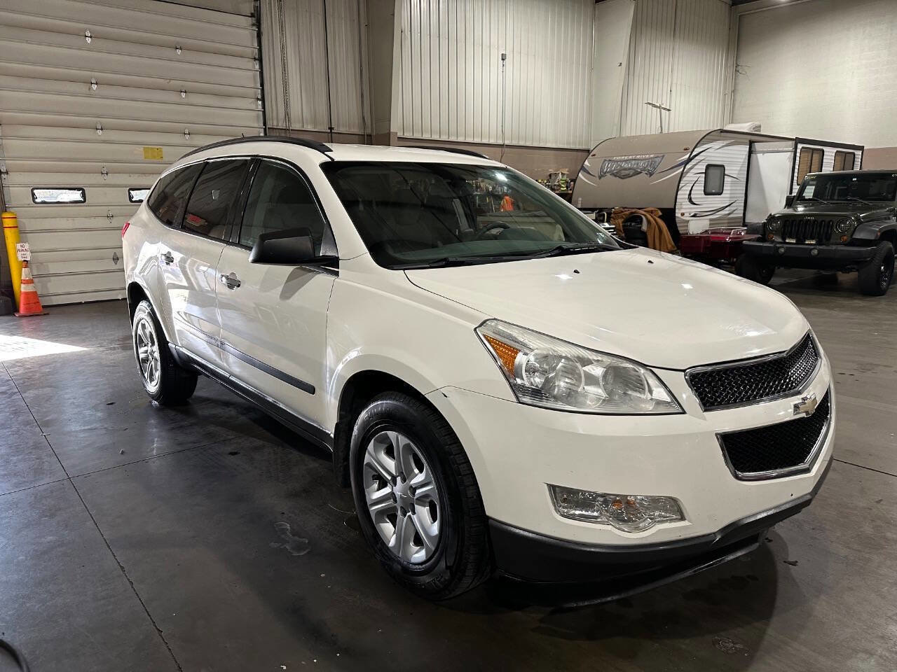 Used 2011 Chevrolet Traverse LS image 4