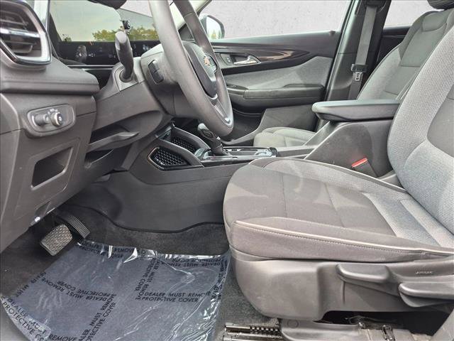 Used 2025 Chevrolet TrailBlazer LT AWD/4WD image 15