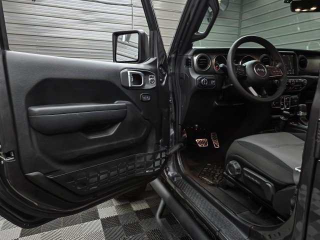 Used 2023 Jeep Gladiator Sport AWD/4WD image 31