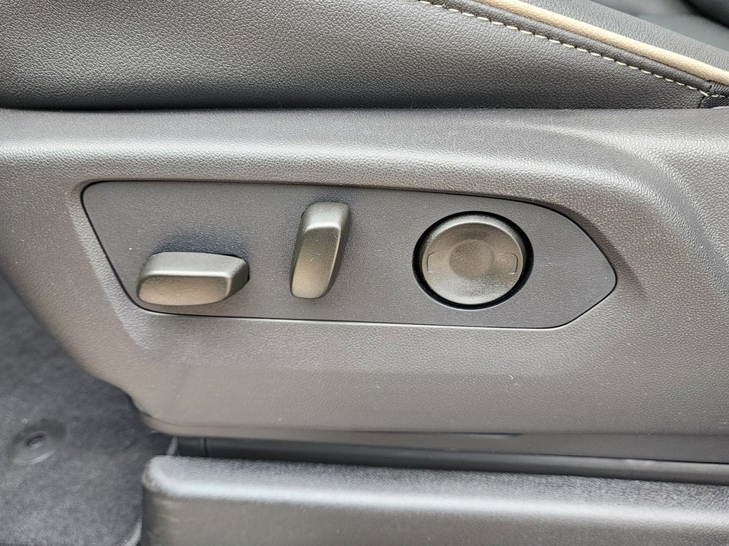 New 2026 GMC Yukon Elevation image 16