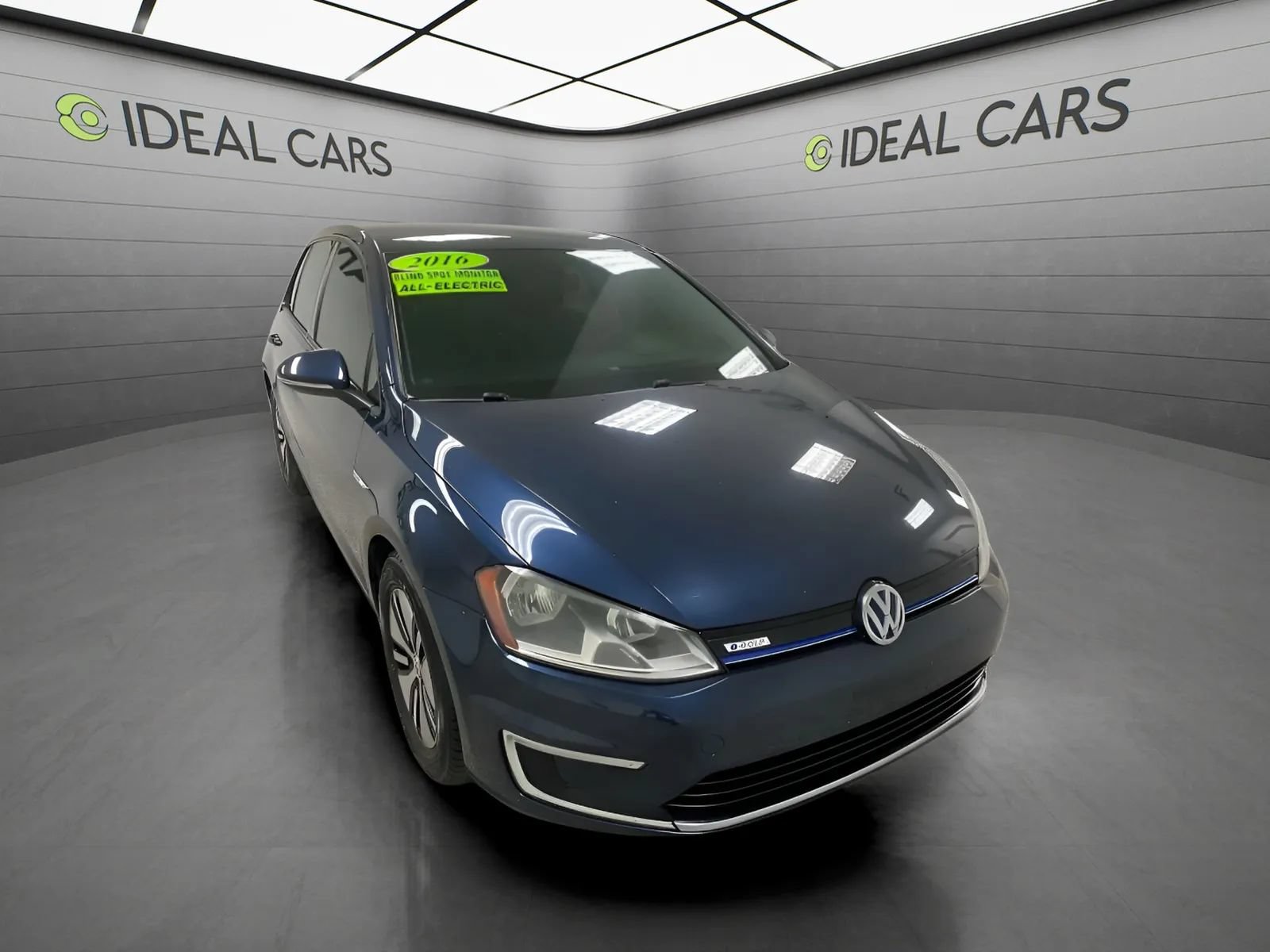 Used 2016 Volkswagen e-Golf SE w/ DC Fast Charging Package FWD image 3