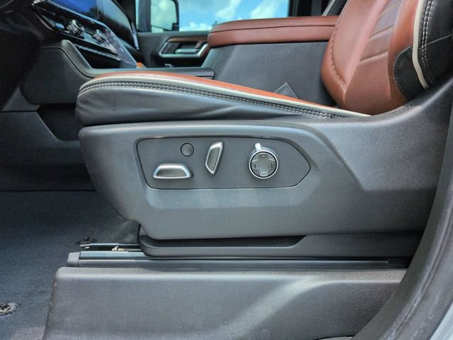 Used 2024 GMC Sierra 3500 Denali Ultimate AWD/4WD image 24