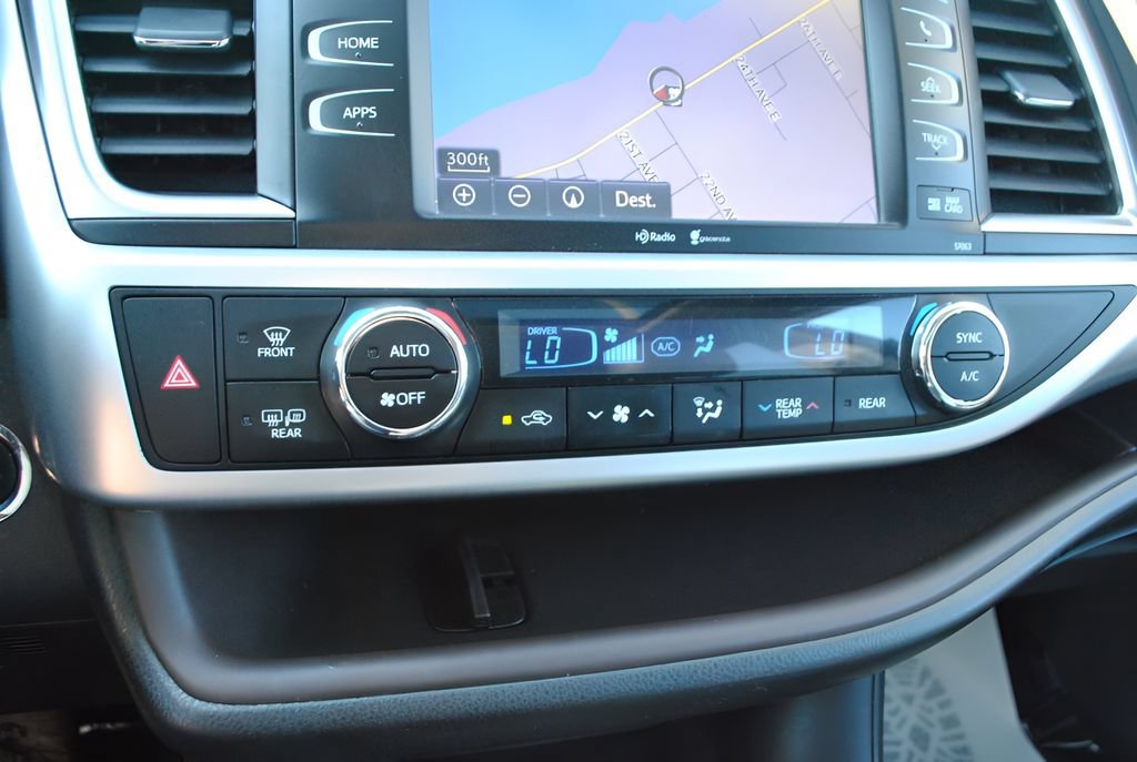 Used 2015 Toyota Highlander XLE AWD/4WD image 22