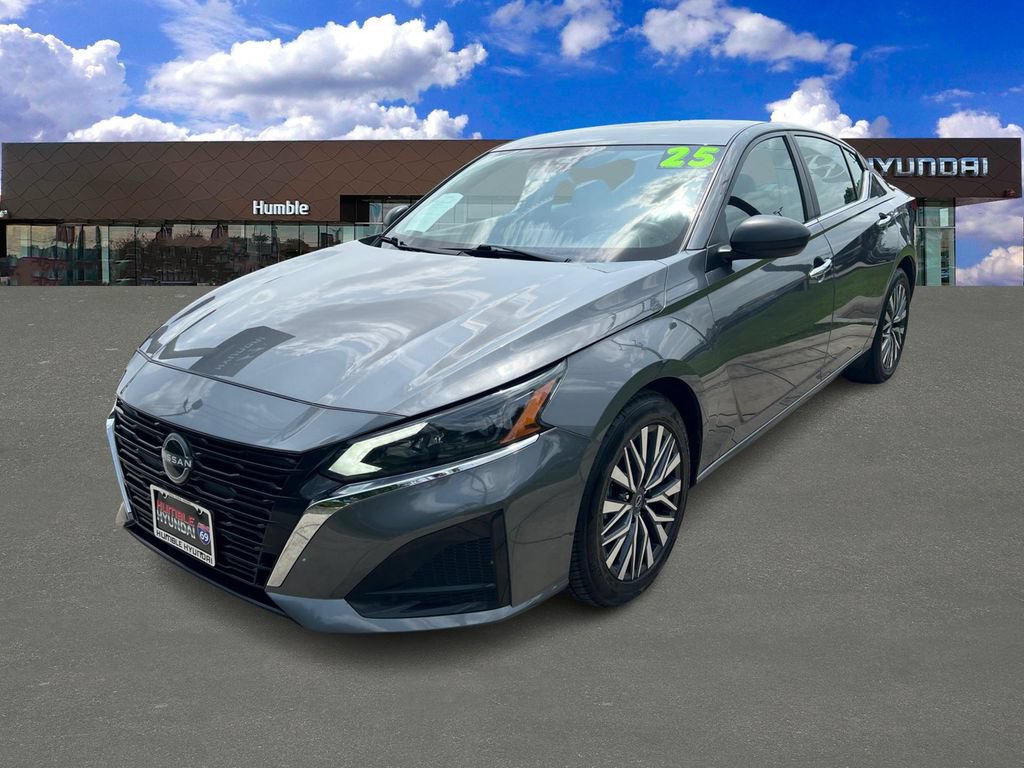 Used 2025 Nissan Altima 2.5 SV FWD image 1