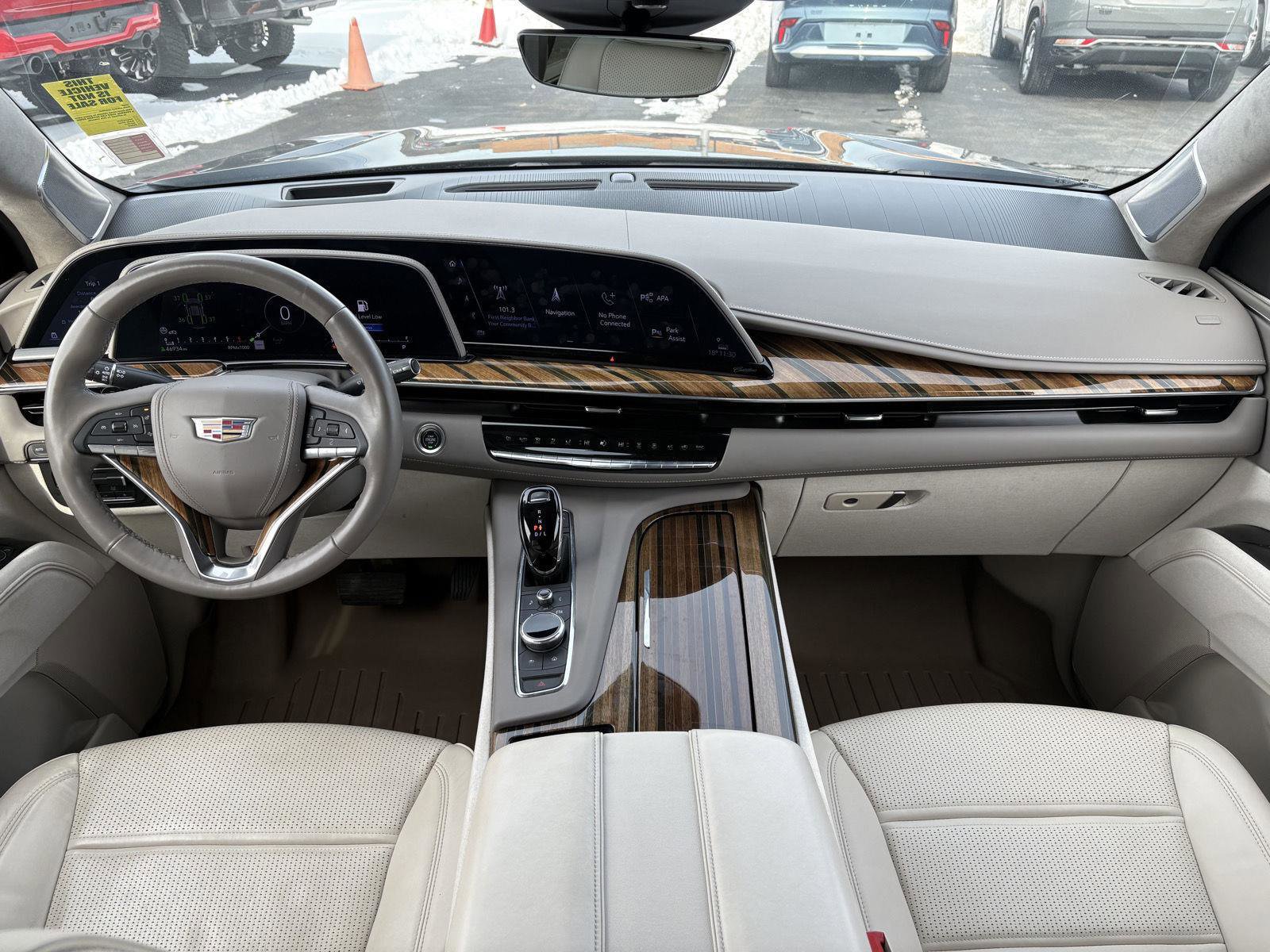 Used 2022 Cadillac Escalade Premium Luxury Platinum image 14