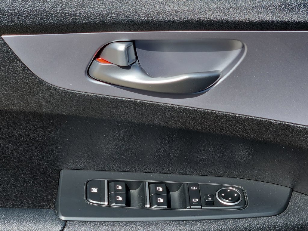 Used 2024 Kia Forte LXS FWD image 15