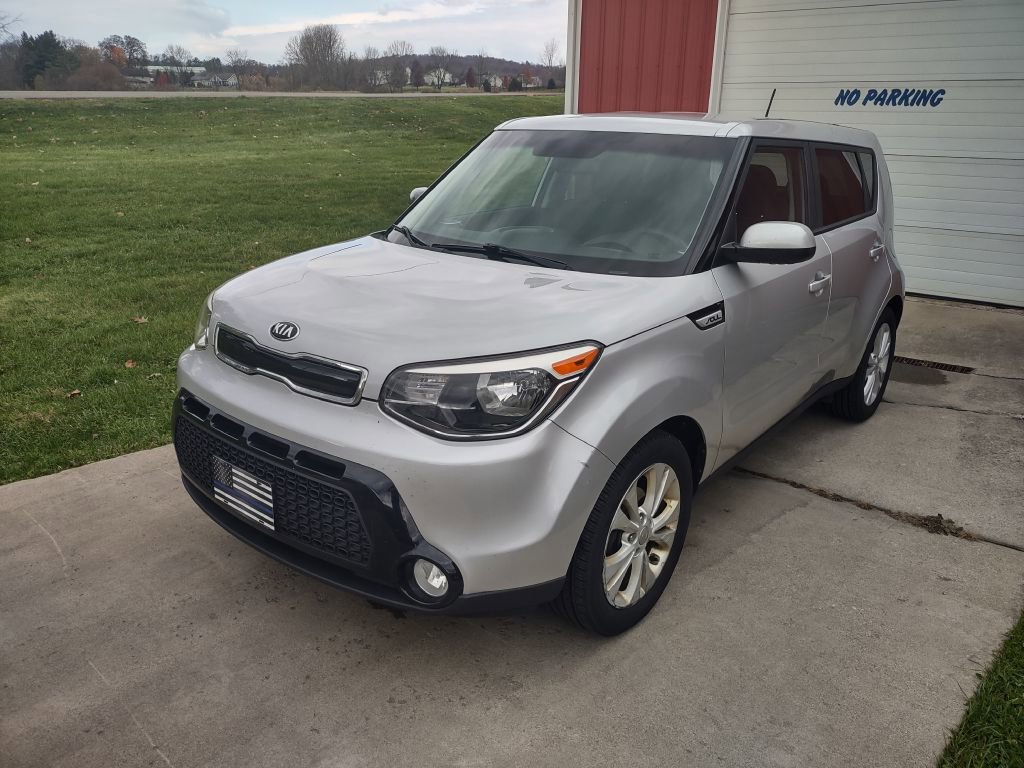 Used 2016 Kia Soul + image 1