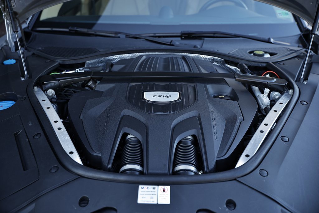 Used 2021 Porsche Panamera 4 image 36