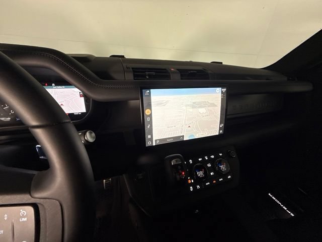 Used 2025 Land Rover Defender 110 AWD/4WD image 27