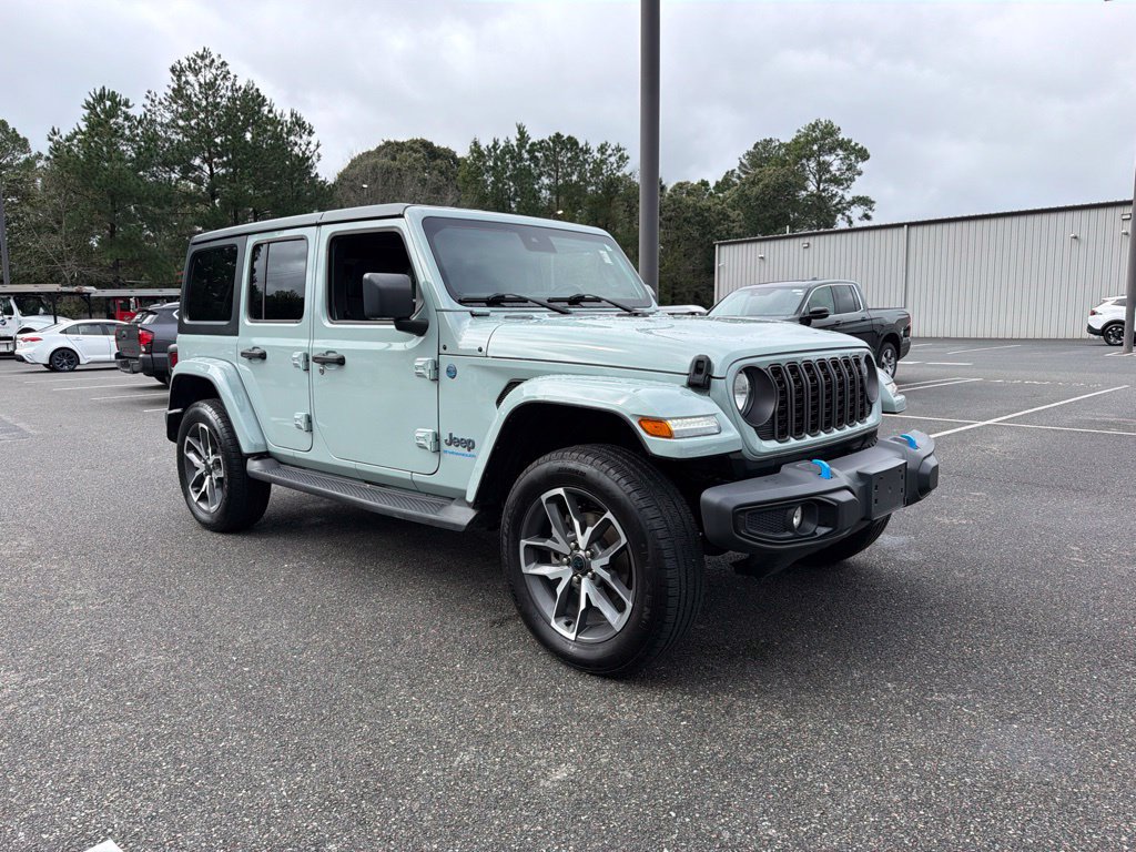 Used 2024 Jeep Wrangler Unlimited w/ Convenience Group AWD/4WD image 4