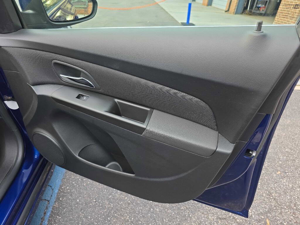 Used 2013 Chevrolet Cruze LT w/ Technology Package image 20