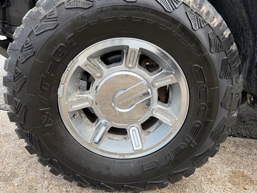 Used 2003 HUMMER H2 w/ Preferred Equipment Group image 24
