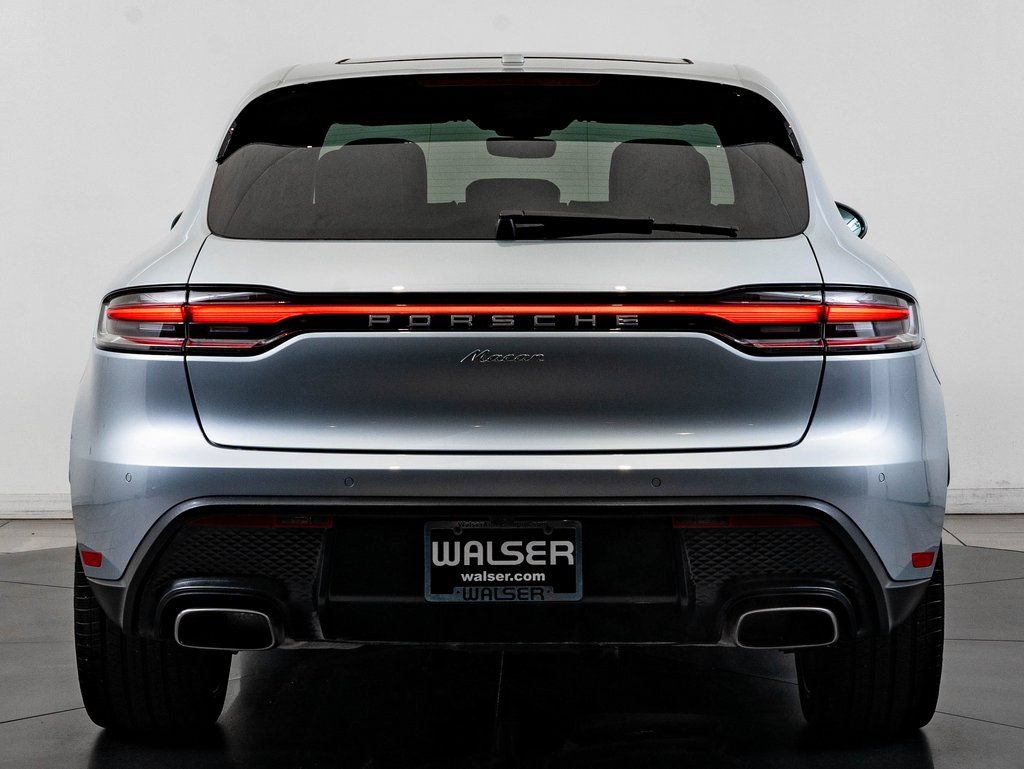 Certified 2025 Porsche Macan AWD/4WD image 7