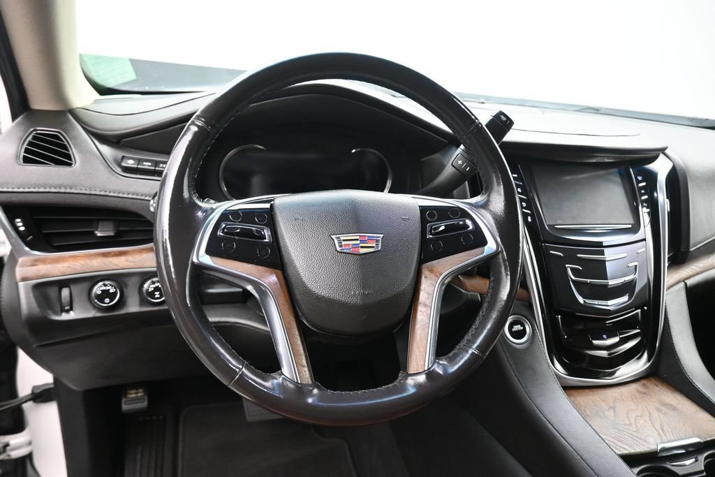 Used 2019 Cadillac Escalade ESV Luxury AWD/4WD image 15