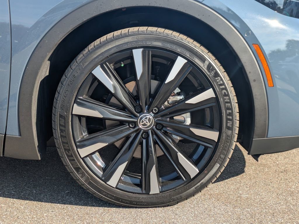 Used 2026 Toyota Crown Platinum image 11