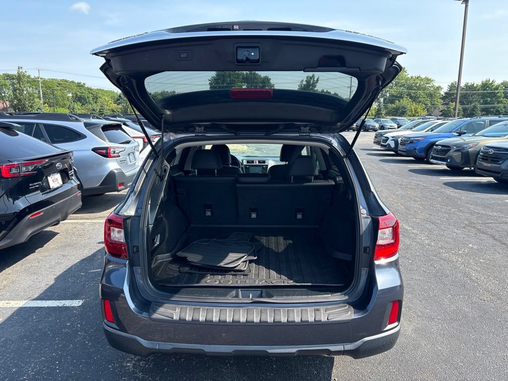 Used 2017 Subaru Outback 2.5i Limited AWD/4WD image 8
