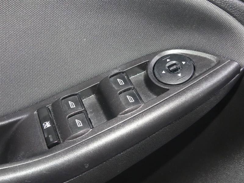 Used 2015 Ford Focus SE w/ SE Cold Weather Package image 18