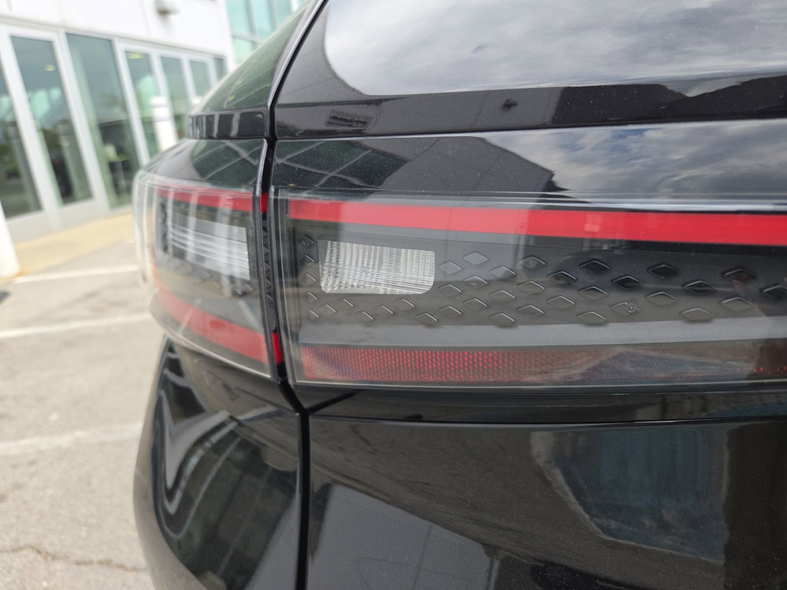 Used 2023 Volkswagen ID.4 Pro S image 9