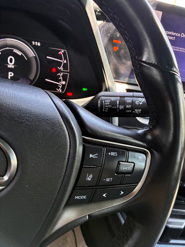 Used 2023 Lexus UX 250h AWD w/ Accessory Package (Z2) image 28