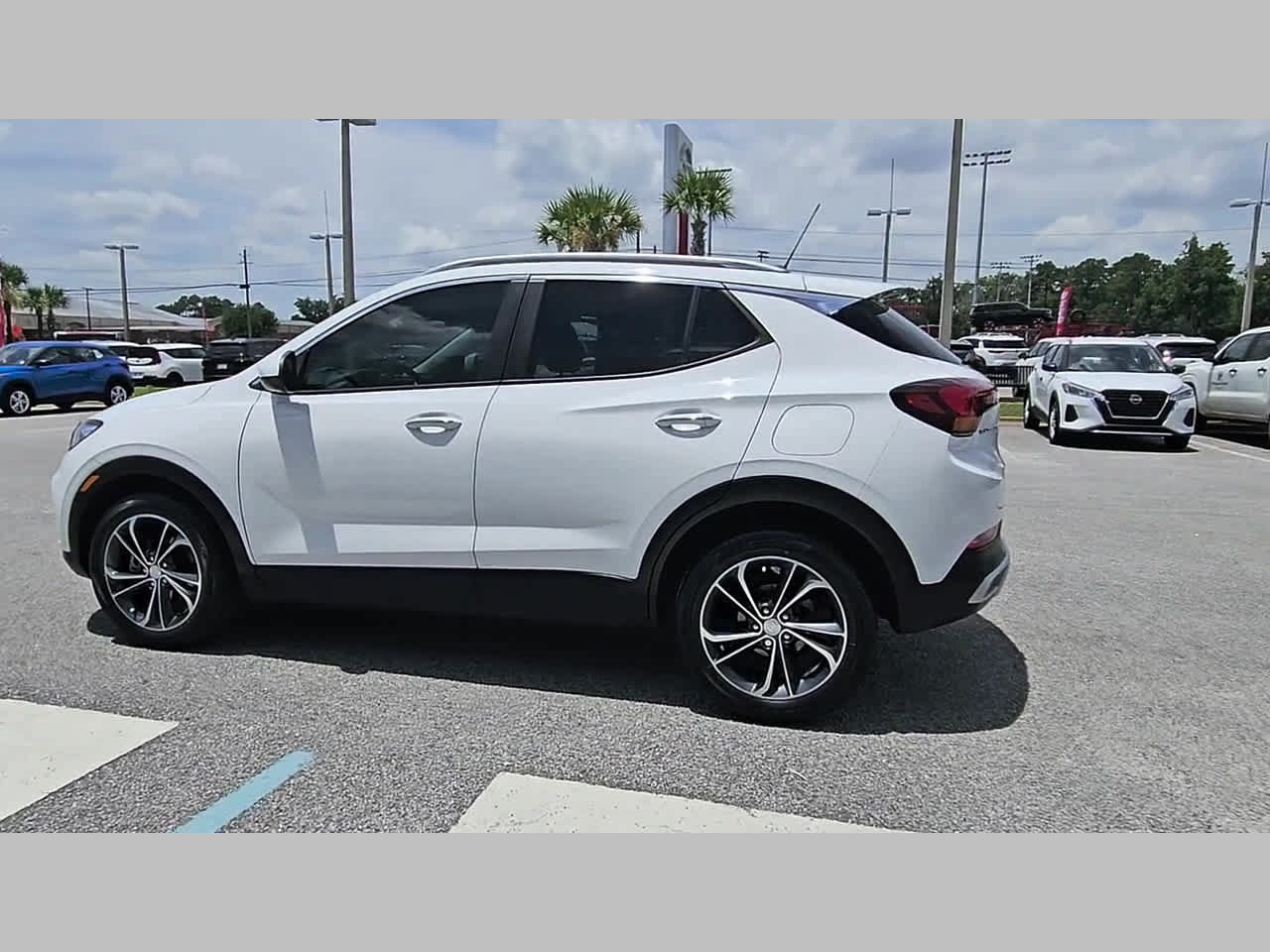 Used 2022 Buick Encore GX Select w/ Safety Package II FWD image 27