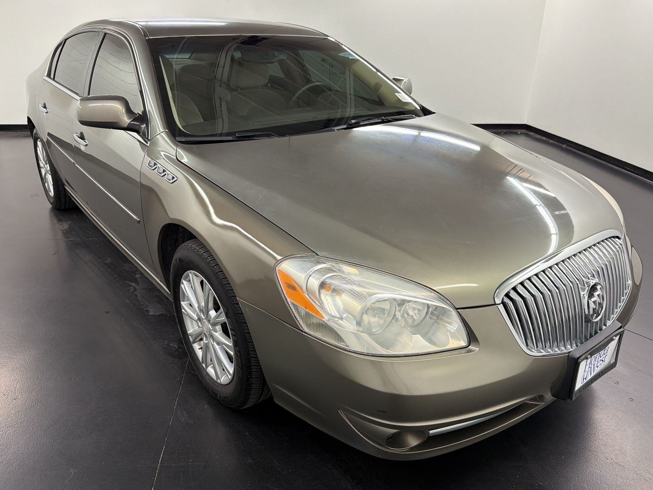Used 2011 Buick Lucerne CX FWD image 7