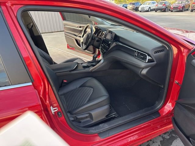 Used 2021 Toyota Camry SE image 17