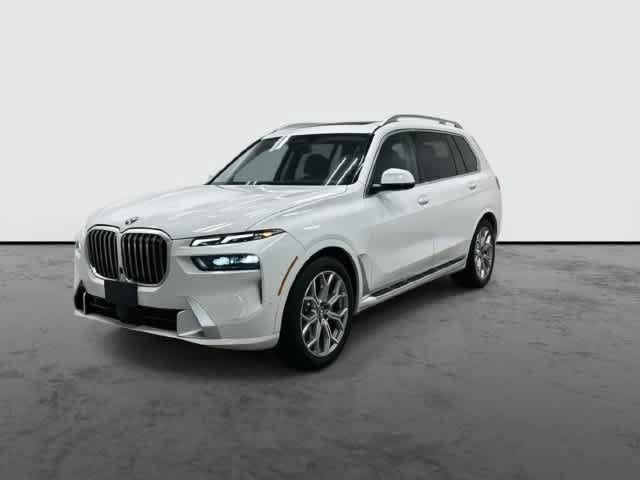 Used 2025 BMW X7 xDrive40i AWD/4WD image 7