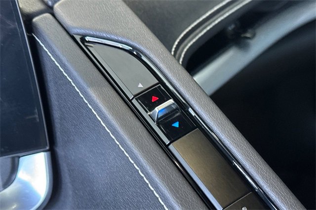 Used 2021 Chevrolet Corvette Stingray Convertible w/ Z51 Performance Package image 27