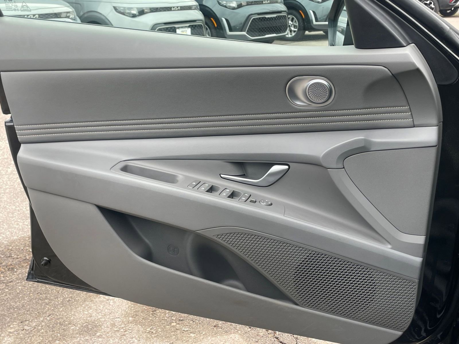 Used 2025 Hyundai Elantra SEL image 18