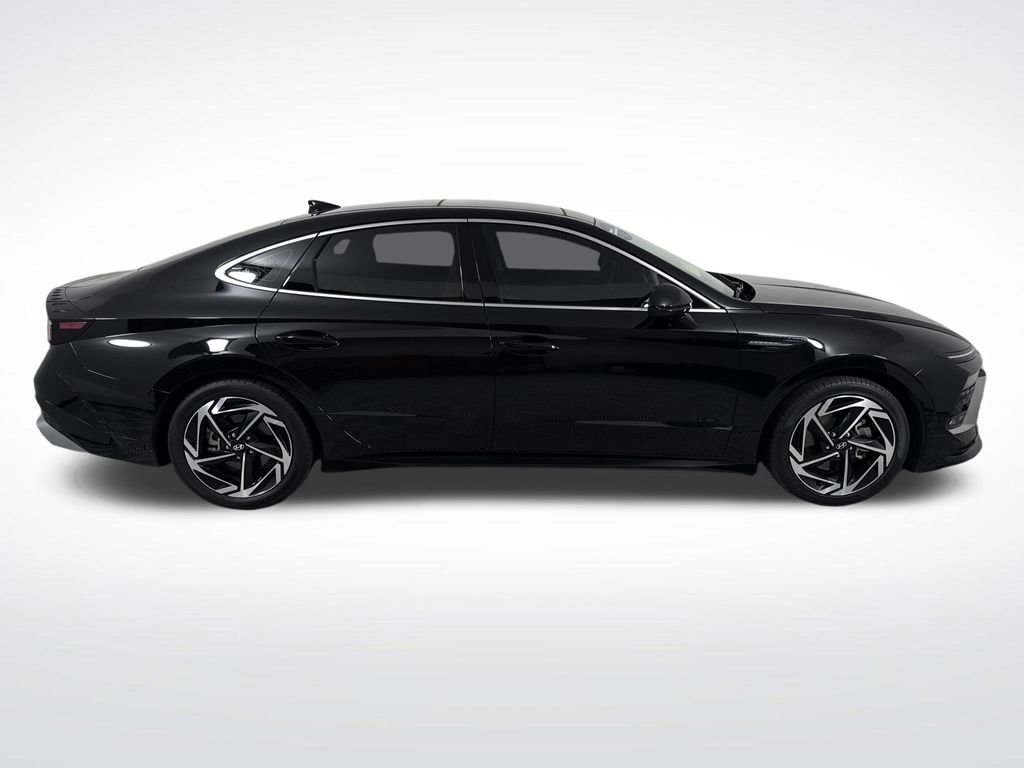 Used 2024 Hyundai Sonata SEL w/ Convenience Package FWD image 2